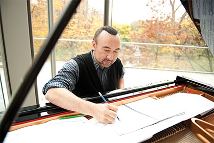 Jon Kimura Parker at piano