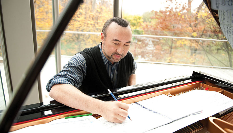Jon Kimura Parker at piano